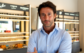 De prodígio do setor ótico ao sucesso digital: a trajetória do fundador da QÓculos