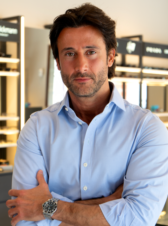 De prodígio do setor ótico ao sucesso digital: a trajetória do fundador da QÓculos
